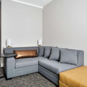 King Suite Spa Shower